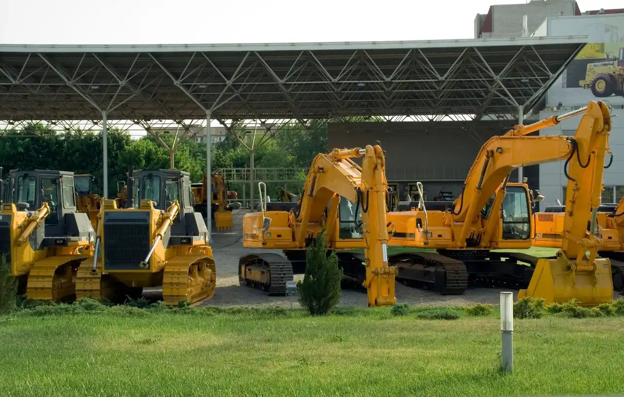 Commercial trucks and trailers